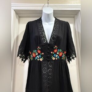 Forever 21 Black Maxi Kimono Cover-Up with Floral Embroidery Size Medium 🆕🆕🆕